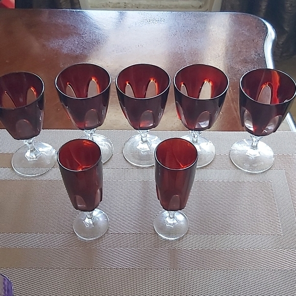 Wine glasses - Picture 3 of 6